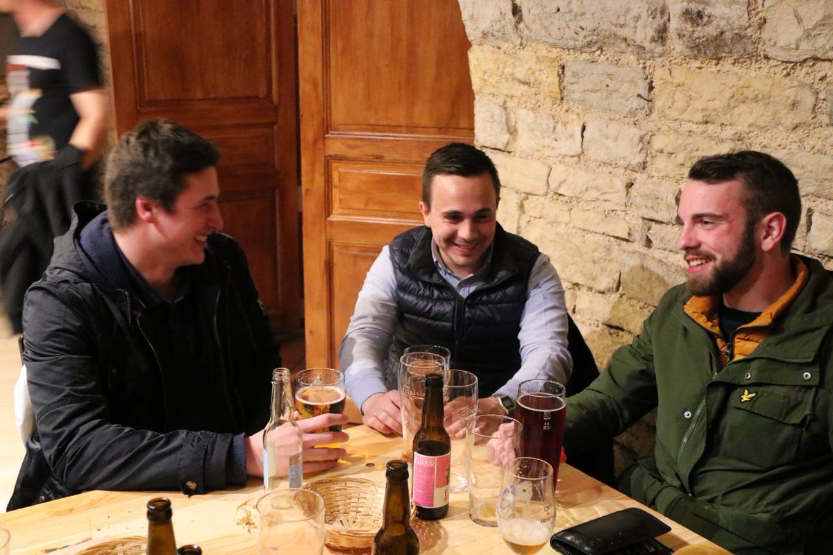 RomainEspino's tweet photo. Fin de la tournée à #Dijon. De très bonnes rencontres, et une fédération renforcée. L'implantation de Génération Identitaire continue ! https://t.co/jGvzfxuCGS