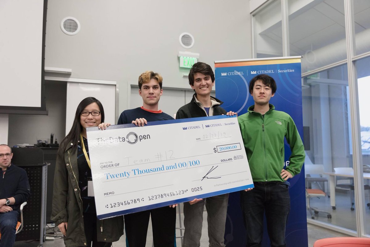 MariaSpiropulu's tweet image. .@Caltech undergards #SoCaltech  Emma, Hongsen, Thomas and Alex Z.