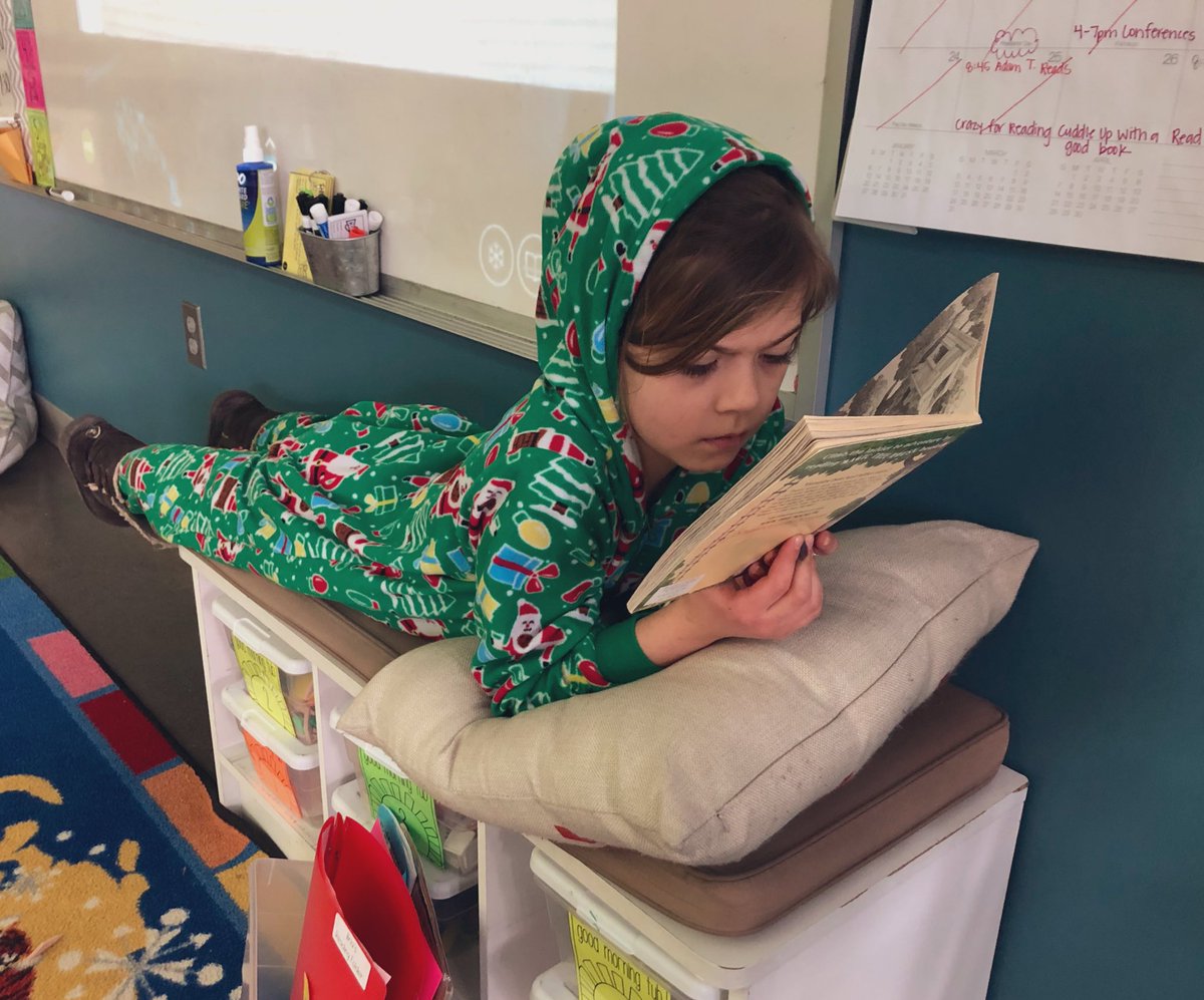 MrsBarvels's tweet photo. Drop Everything And Read (D.E.A.R.) for Cuddle Up with a Good Book day during #ILoveToReadMonth in #Room305 @TweetKCS #KaleidoscopePRIDE https://t.co/CNjj0RcKkJ