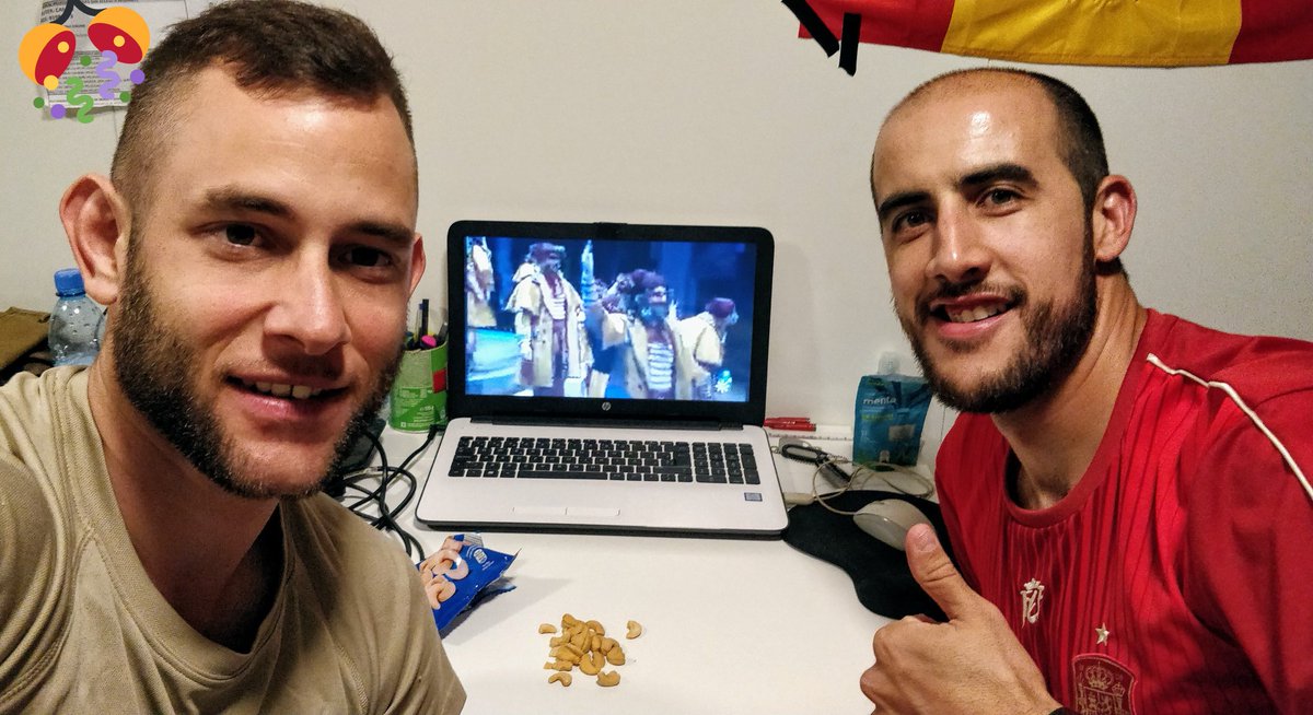 tuti_4's tweet photo. #30Carnavales #COAC2019Final Desde Mali 🇲🇱 disfrutando de nuestro Carnaval en la distancia @carnavalsur https://t.co/XLRsbzoR29
