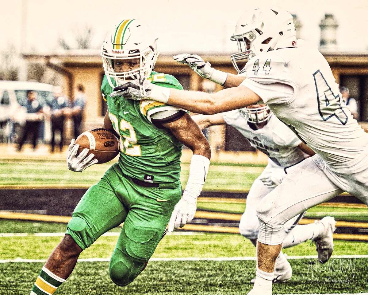 Weinman_photos's tweet photo. Mr. Tre Washington running wild in Derby Panthers State Championship. #DFDNA #ItsInOurBlood #GreenIsMagic @DerbyPanther @DHSFootballClub @DHS_Panthers @BiggCoach @CoachPontious @ChrisPinaire @CoachDerekGoble @CoachZachHaynes @Rustyy_5 @DBcoachDerby https://t.co/AsNejNTHyX