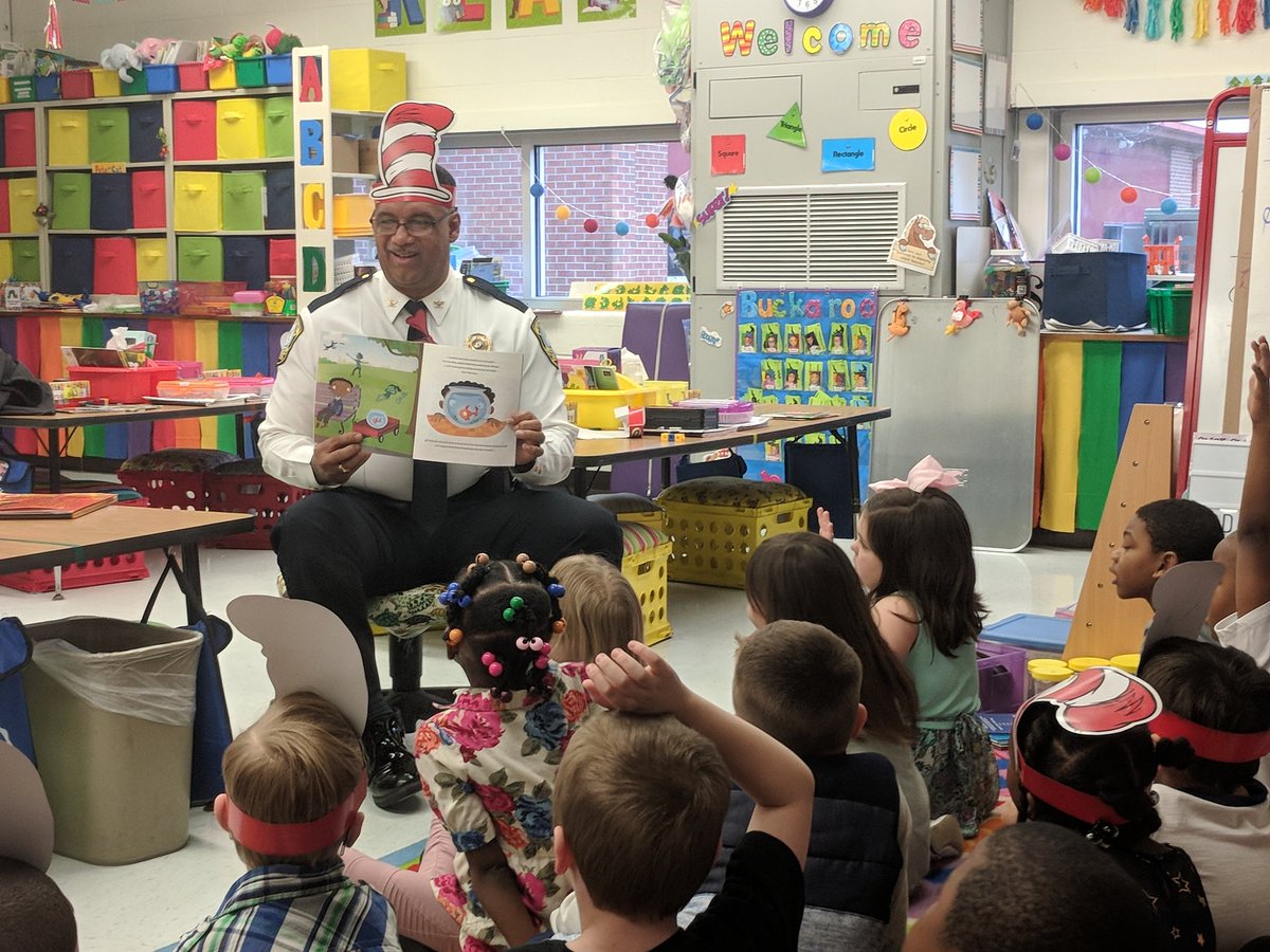 Nothing like a visit from Smithfield's Top Cop to help us celebrate Read Across America week. Thank you, Sheriff Clarke! <a href="/ShanteDenson/">Shante Denson</a> <a href="/HardyElementary/">Hardy Elementary</a> <a href="/IWCSchools/">Isle of Wight County Schools</a> <a href="/IoWCounty/">Isle of Wight County</a>