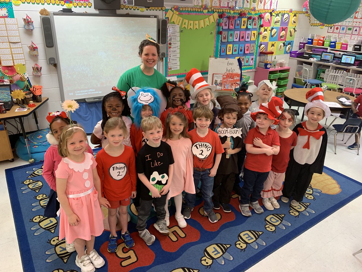 kindergartenkd's tweet photo. Happy Read Across America Day! We had such a fun day celebrating Dr. Seuss! @MaryBAustin #AustinInnovators #ReadAcrossAmerica #drseussbirthday https://t.co/waeFs3VWPt