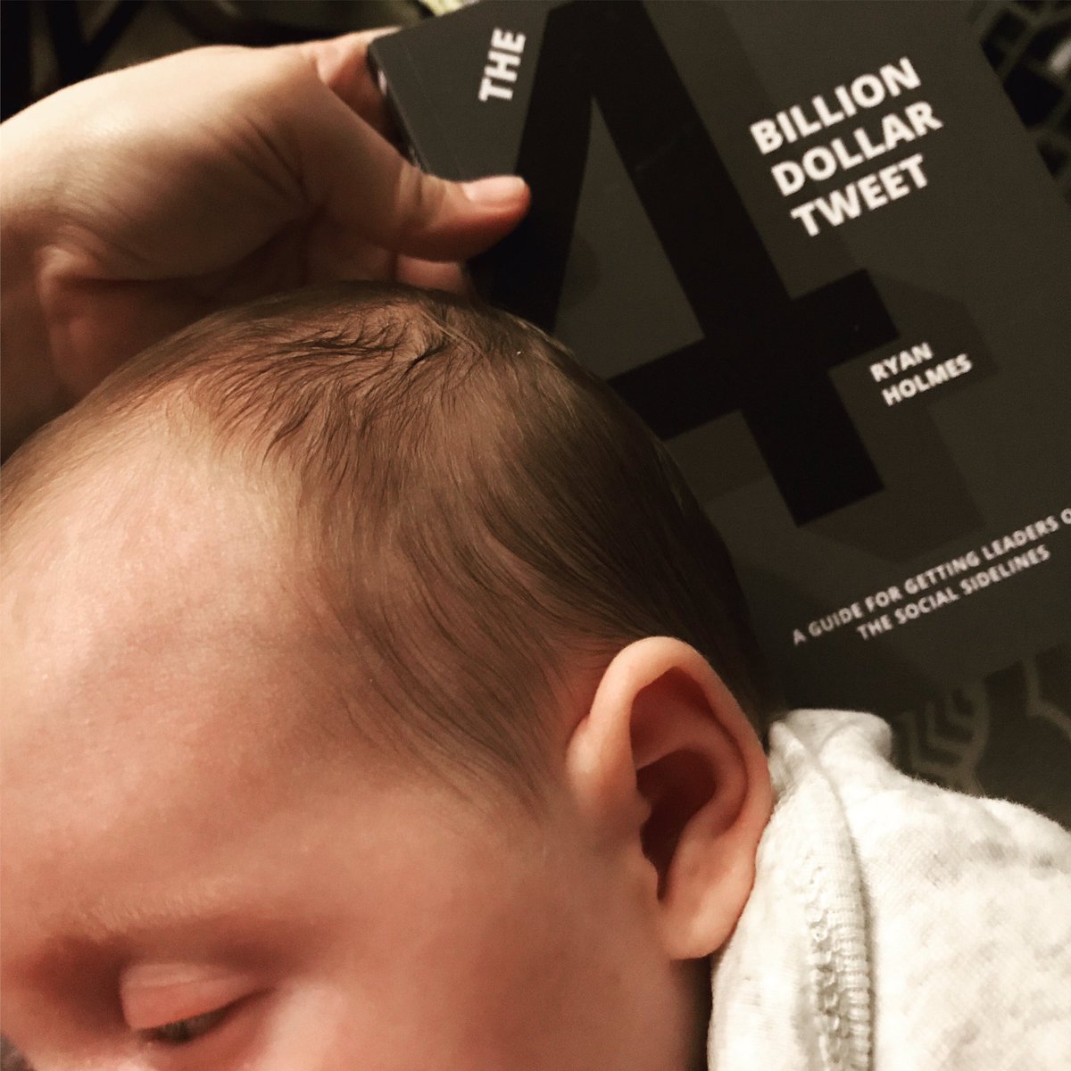 KdresselHead's tweet photo. Just read the 4 Billion Dollar Tweet to Chloe. It’s a good read for people in the social media industry or company leaders. #socialmediaexpert #ryanholmes #hootsuite https://t.co/Z6Tyq1Nb6c