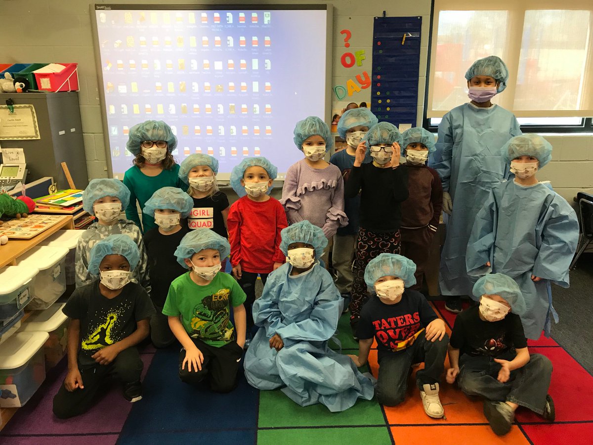 CarlinSmith2's tweet photo. It was heart surgery day in Kindergarten!  Reviewing math has never been so fun!  @CentralPauline @professortush @DebWilliamsEDU #pcproud #wearepc https://t.co/bBiUayM8Pb