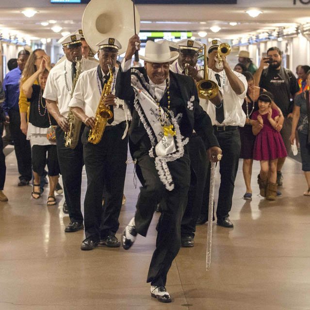 LAParentMag's tweet photo. Check out our roundup of #weekendfreebies-- from #MardiGras celebrations at @FarmersMarketLA and @FowlerMuseum to performances at @GMTheatre_org. https://t.co/WSxeHT6wZC
We've also rounded up our Top 7 March #familyfun: https://t.co/hrHVZpm17C https://t.co/R8vbohfyvF