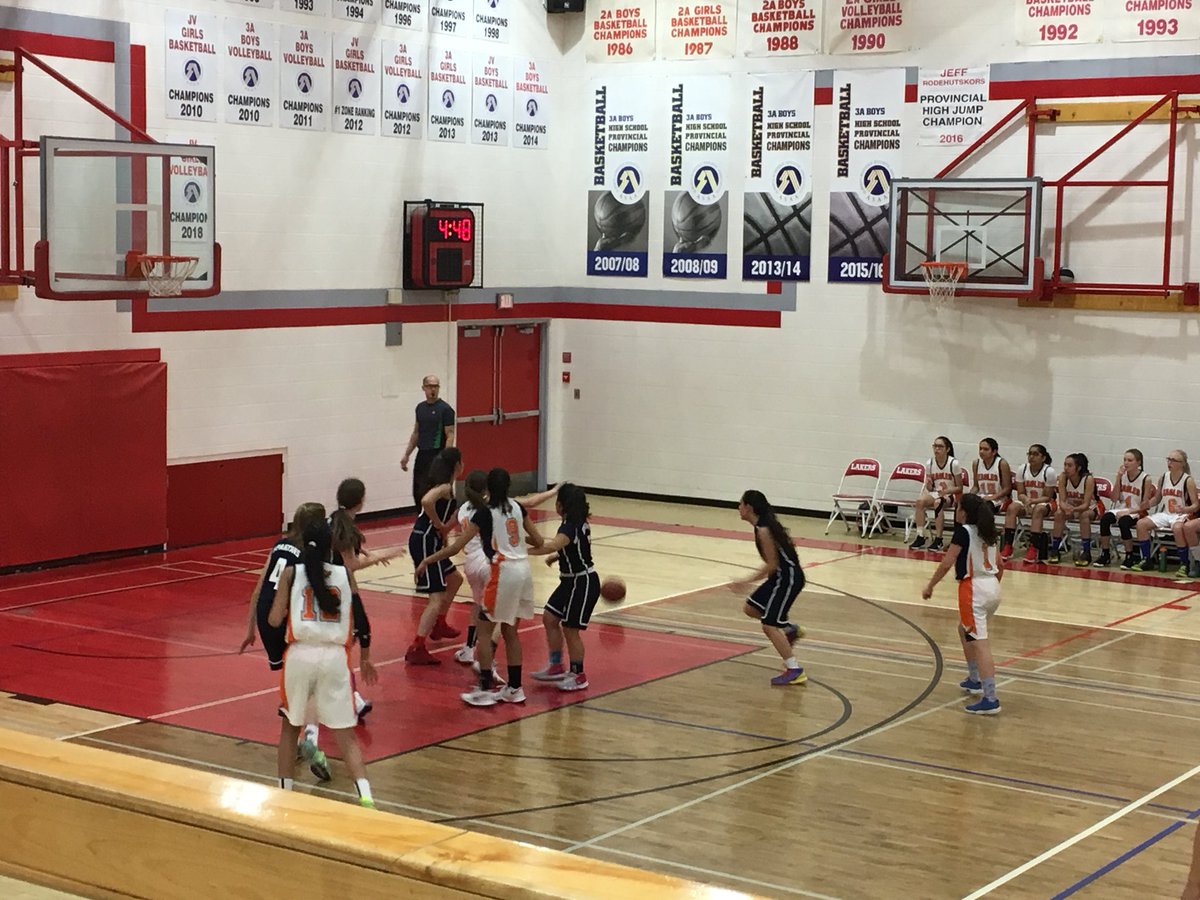 EastLakeRVS's tweet photo. Exciting game!  Go Eagles!! @rvsed https://t.co/1teMa9RpQS