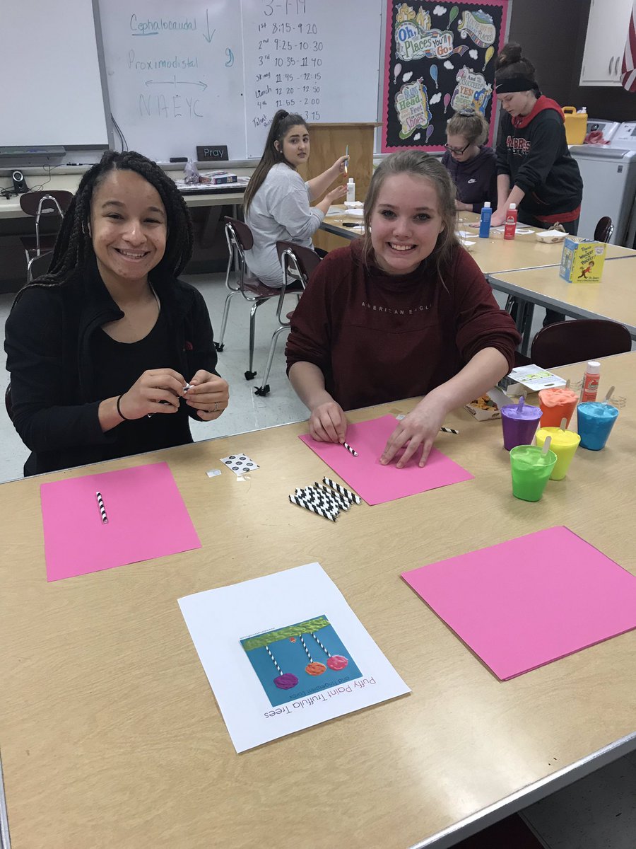 lsmith102869's tweet photo. We are having a great time in ECED 1 today celebrating Dr. Seuss #DrSeussDay #ReadAcrossAmericaDay #RedskinsLhs. #awocketinmypocket https://t.co/ZmhaOWVsUl