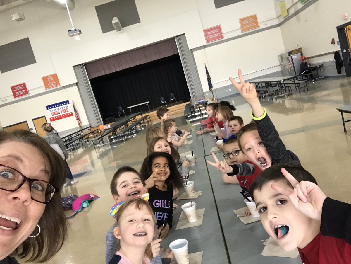 HarpoldSSW's tweet photo. It’s an ice cone party kind of Friday! @LindseyMatthias @mrsperkins1st https://t.co/FE5GQ7Ae3w