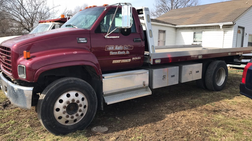 KeyAuctioneers's tweet photo. Join us live (or bid online) in Indianapolis on March 7th to bid at our vehicle auction! https://t.co/nbHzVEGtvr https://t.co/jwG9IsmvCn