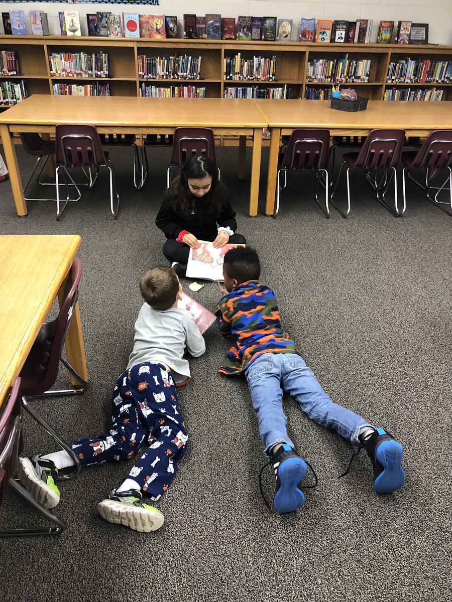 ehwils2's tweet photo. So much fun! @Freedom_MS_SCPS students came over and read to some of our kindergarten students at @smith_station They loved it!! #ssesSharks https://t.co/4y2OKTLBMX