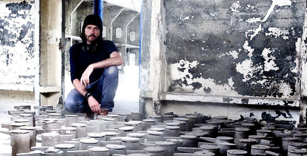 Solo show du designer FCK Frédérick Gautier à la galerie Mercier.⁣
Une exposition présentant une architecture brute et sensible entre céramique et béton.⁣
bit.ly/2tGLG4U
⁣
#design #intramuros #intramurosmag #interiordesign #decoration #archidaily #deco #designer