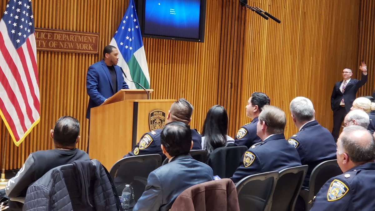bariomar's tweet photo. #firstnet #att #nypd 
Had the privilege and pleasure providing details about first net to some of NY's Finest! Being able to offer the only prioritized service built for first responders , yet another exclusive advantage for our friends and family at NYPD @BradleyRoyale the star. https://t.co/2vsFAyTKbI