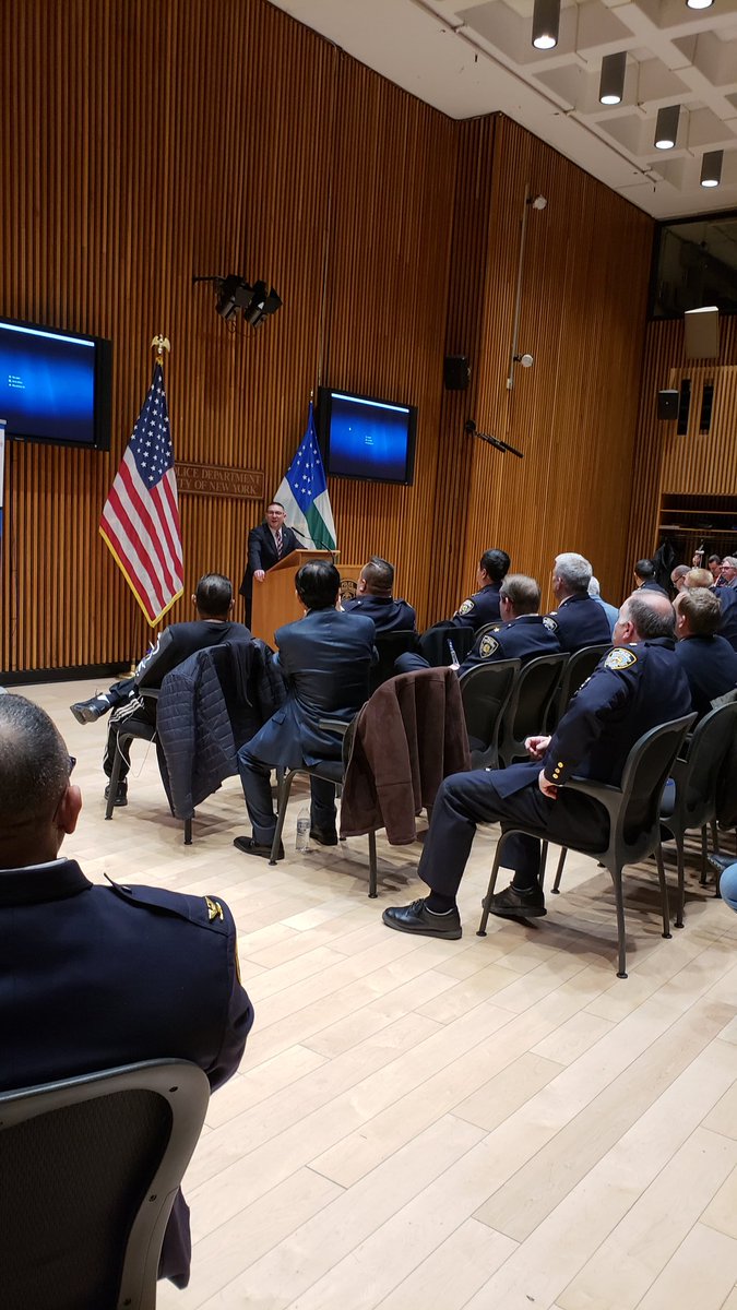 bariomar's tweet photo. #firstnet #att #nypd 
Had the privilege and pleasure providing details about first net to some of NY's Finest! Being able to offer the only prioritized service built for first responders , yet another exclusive advantage for our friends and family at NYPD @BradleyRoyale the star. https://t.co/2vsFAyTKbI
