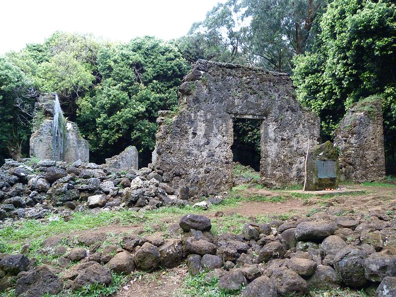 The Kaniakapupu Ruins represent what was once the summer home of King Kamehameha III. Located in Nu'uanu Valley, these ruins are a fascinating glimpse into the past on the way to Luakaha Waterfall. Add this to your #Honolulu itinerary: bit.ly/2IAGXfh
📸as_tue