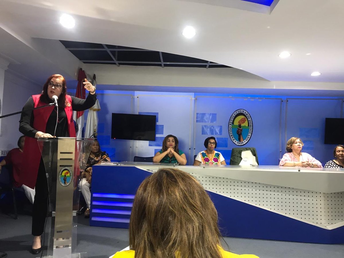 JuventudPRD_'s tweet photo. Excelente actividad de la Secretaría Nacional de las Mujeres del PRD @mujerprd2019 donde los jóvenes @denissecabral18 @Lic_CarlosMunoz @rosaliahernandez13 del PRD estuvieron presente. Definitivamente @juliher99 el #PRDAvanza @MiguelVargasM 
@miprd  #JuventudAvanza https://t.co/Yw8QzhCf1J