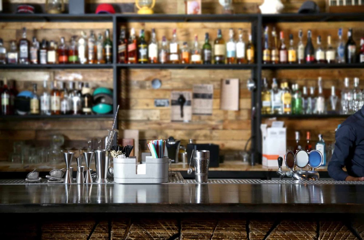 Lib_Dib's tweet photo. There’s a trend changing the way restaurants, bars & retailers buy #wine & #spirits. Want to know more? #craftdistribution #smallproduction #trends https://t.co/AiX7C9c5Os https://t.co/4zoDa1VO0A