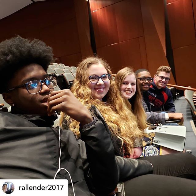 PatriotPride76's tweet image. Posted @withrepost • @rallender2017 Parkway South is ready for their Gateway2Change presentation! #psouthproud #G2Cplus ift.tt/2EqAM8b