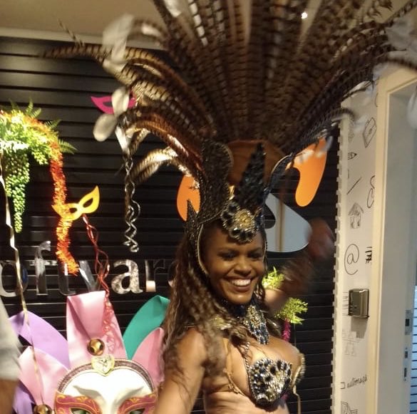 Softvaro's tweet photo. Softvaro com tudo nesse carnaval #softvarese https://t.co/j0vmk9QcAz