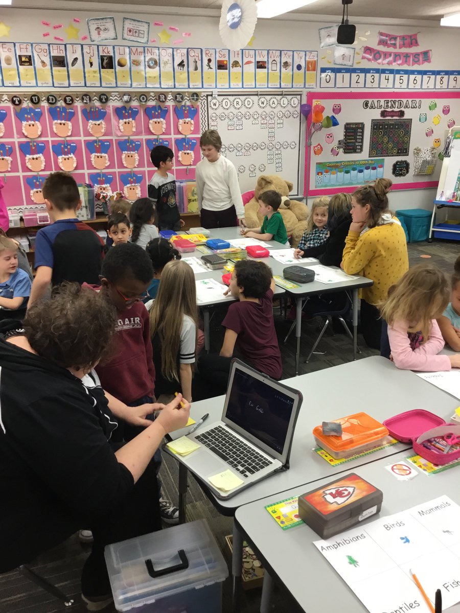 MrsBoosSMSD's tweet photo. Thank you @lorabishop19 and your amazing fifth grade class for our fun #oneword activity! @BrookridgeSMSD https://t.co/z6rttFW0dZ