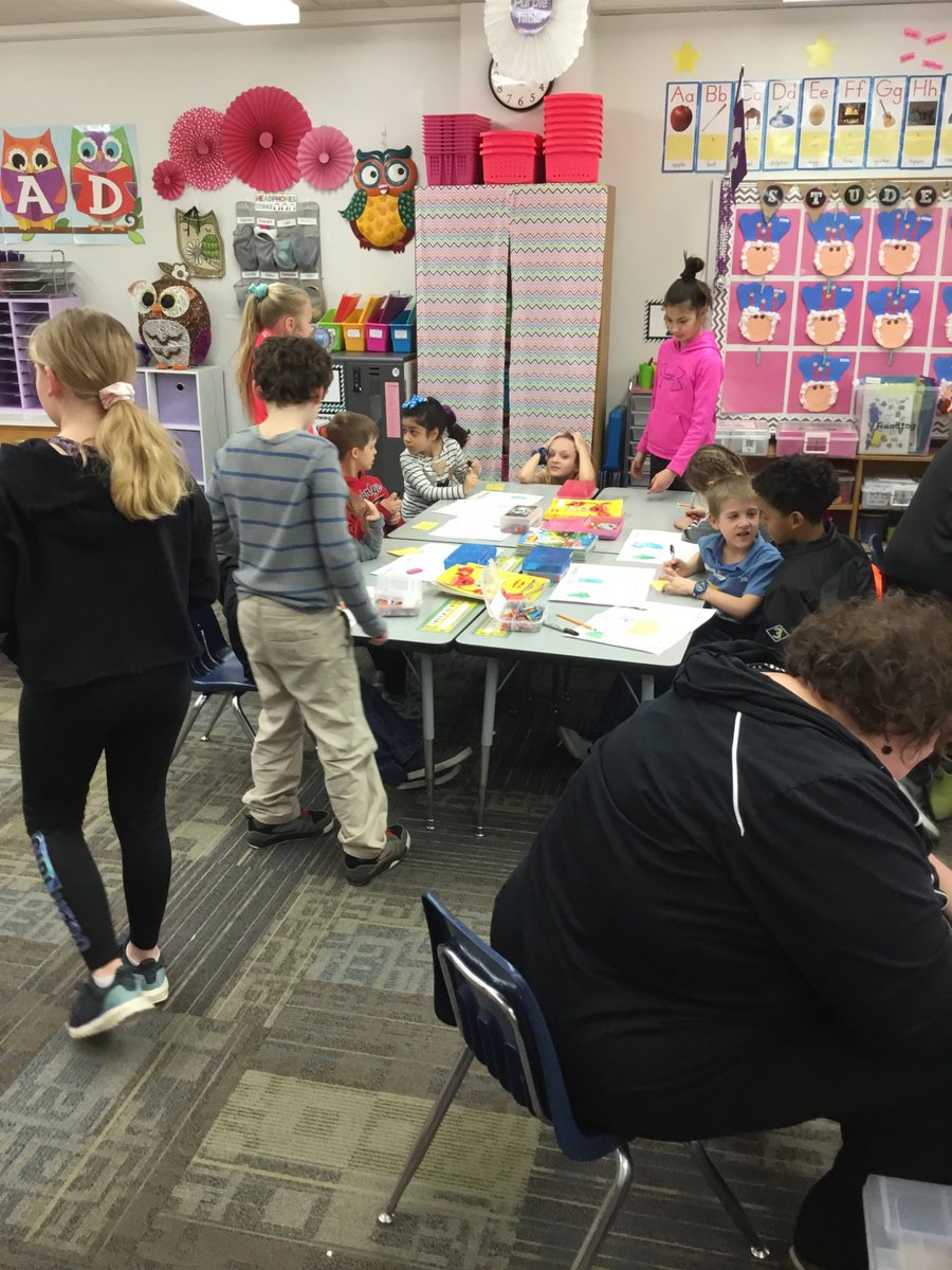 MrsBoosSMSD's tweet photo. Thank you @lorabishop19 and your amazing fifth grade class for our fun #oneword activity! @BrookridgeSMSD https://t.co/z6rttFW0dZ