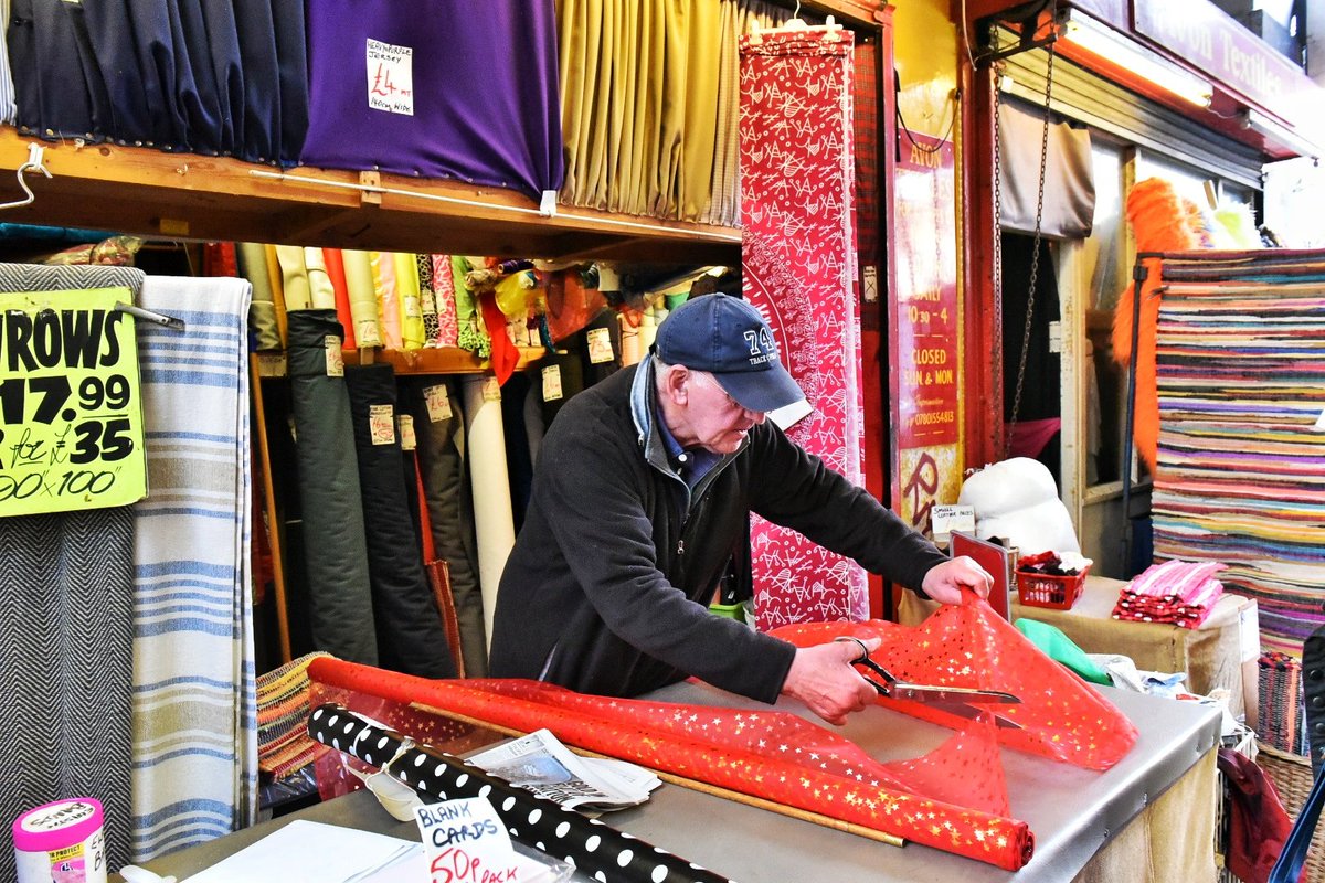 End of an era! Ken and Ann of Avon Textiles have been @stnicksmarket for 45 years are here for one more day. Catch them while you can - last day tomorrow! 
#bristolindependent #shoplocal #oldcity #Bristollive