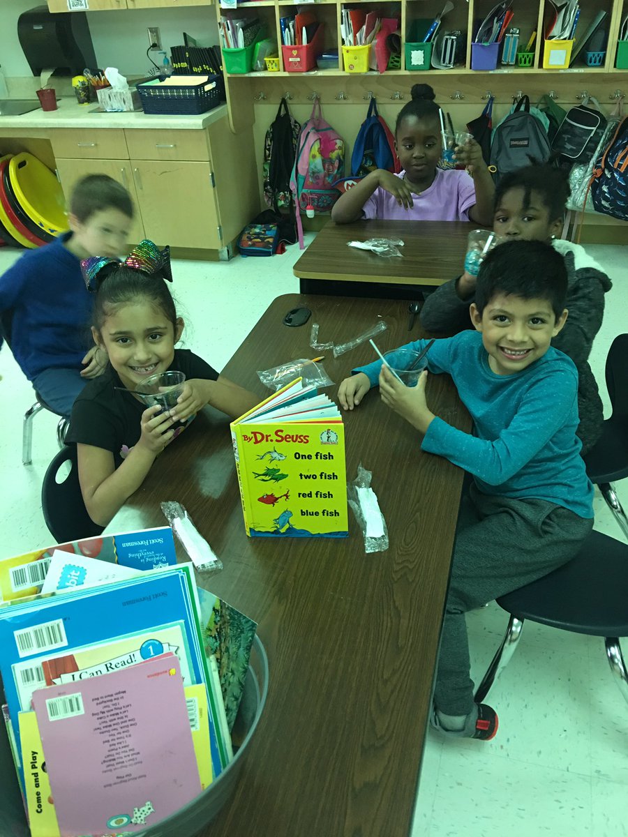 What a great way to end our #ReadAcrossAmericaWeek2019 #TheColeWay <a href="/NISDCole/">Cole Elementary</a>