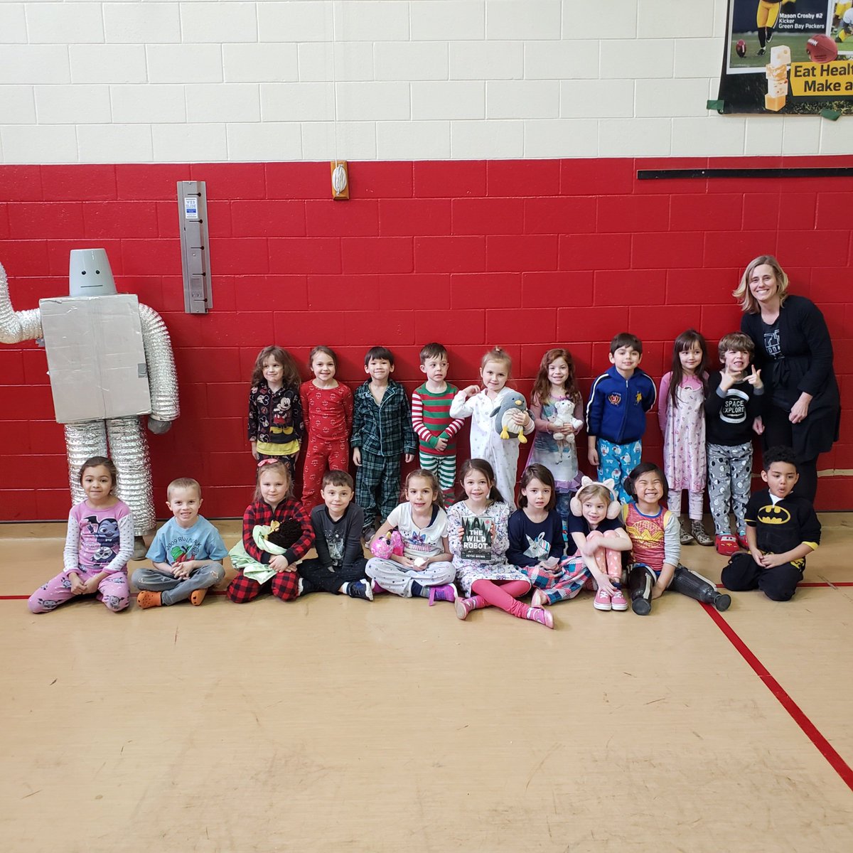 Washington kindergartners were so excited to meet Roz and to get their copies of The Wild Robot, our 2nd All-School Read book selection! #TimbyASR19 #itspeterbrown, <a href="/WashTimbyTOSA/">Washington Elem TOSA</a>