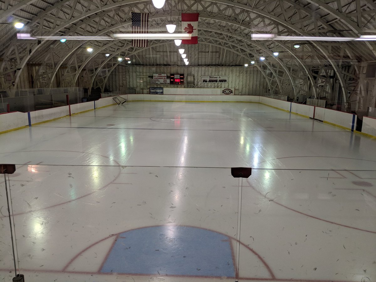 siouxperdave's tweet photo. @Buccigross My Squirt son experienced some old school hockey at a barn in Devils Lake, ND https://t.co/tbRm5ARLOy