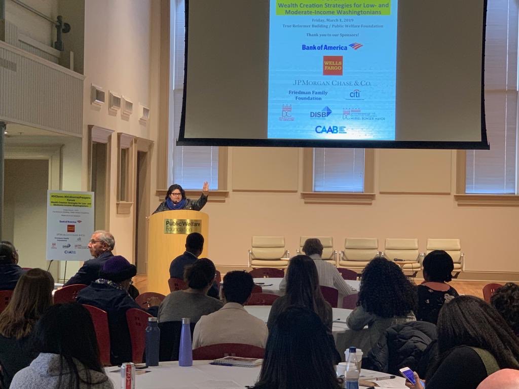 OLADCGov's tweet image. Director @jackiereyesdc at the Forum: Wealth Creation Strategies for Low and Moderate-Income Washingtonians hosted by @CAAB_GreaterDC. #DCSave #DCAhorrayProspera #DCValue