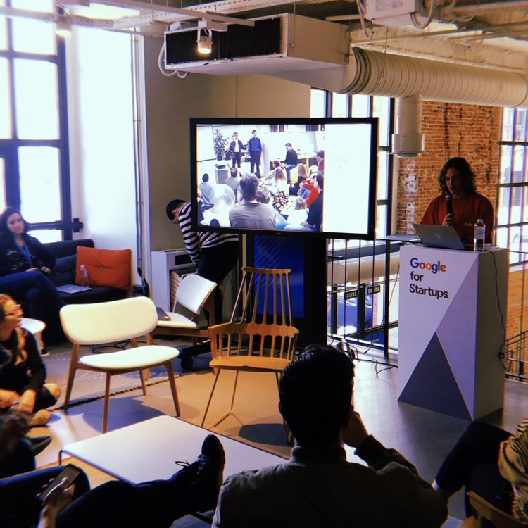 thisisroutive's tweet photo. Hoy vivimos nuestro primer #TGIF con #GFSResidency y ha sido increíblemente geeenial 😍 ¿A quién no le gusta una buena pizza? @GoogleStartupES lo sabe, las bienvenidas son mejor así 🍕❤️ Lo que nos gustó ver también a los chicos de @tetuanvalley y @seedrocket 👏🏼 https://t.co/GgsdYMHuq6