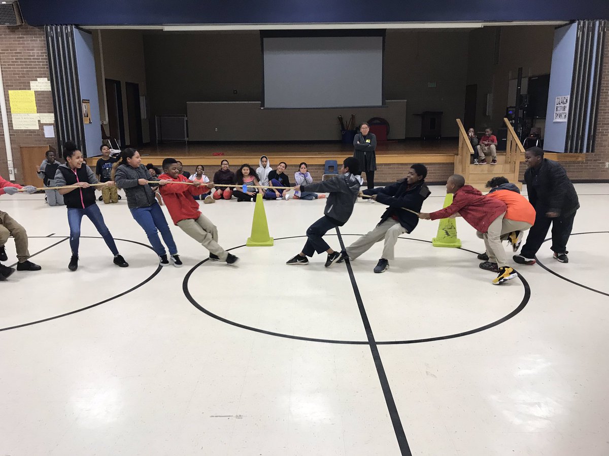 scienceguRhew's tweet photo. 5th graders getting a hands on experience with balanced and unbalanced forces with a game of tug of war! Making connections anyway we can! @PetreeElem @WSFCS_Science @Title1wsfcs https://t.co/UVLOopQj8n