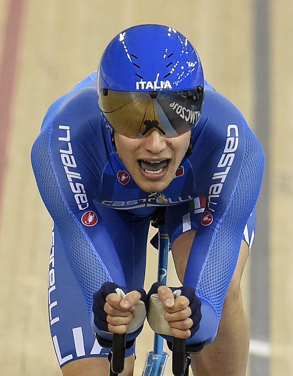 ItaliaTeam_it's tweet photo. DEVASTANTEEEE! 🚴‍♂

Nell'inseguimento individuale Filippo #Ganna è CAMPIONE DEL MONDO! 🌈

RT e popopopopopo! 🎶🕺

#ItaliaTeam #Pruszkow2019 https://t.co/HWHhgCm65v