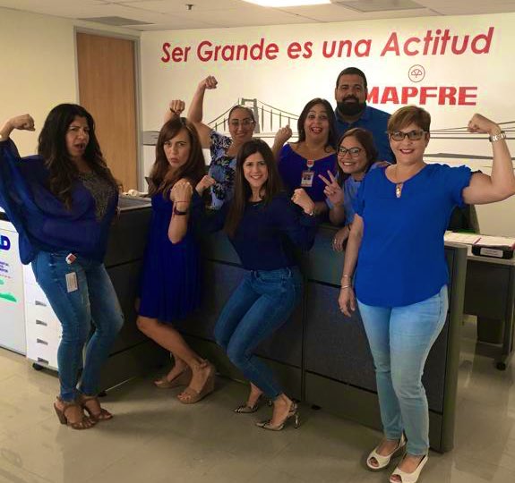 ellsita's tweet photo. Hello March! 💙 #dressinblueday #dressinblue #StrongArmSelfie #ColonCancerAwareness #prevencioncancerdecolon #coloncancerpr #fightcrc #mapfre https://t.co/YjoVjwfDzj