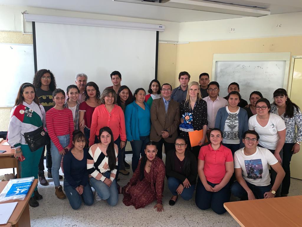 VNUMexico's tweet photo. Compartimos con el Instituto Tecnológico de Querétaro un taller sobre la #Agenda2030 y la alineación de proyectos para el desarrollo sostenible.  
🙌 Agradecemos al Tecnológico Nacional de México y a la fundación cultural México Orgullo y Tradición por la invitación. https://t.co/vqbYla3S48