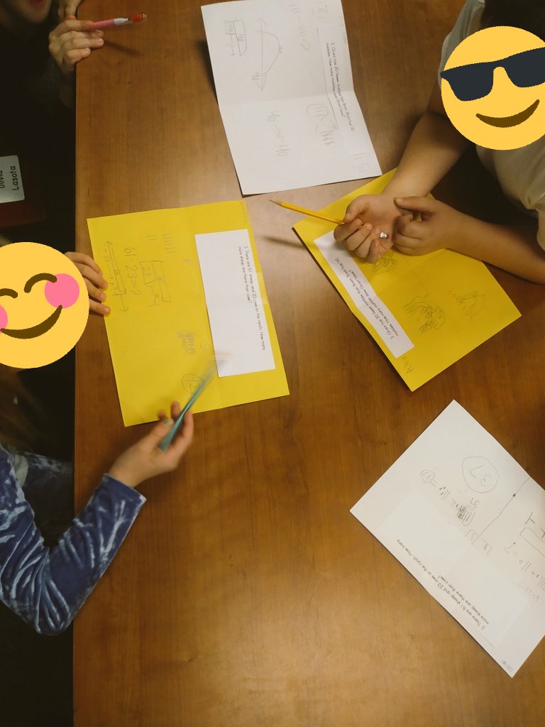 thinkfree1976's tweet photo. #MossmanMath 2nd graders showing grit with comparing problems! #mosslearns https://t.co/MoxiqNfWzr