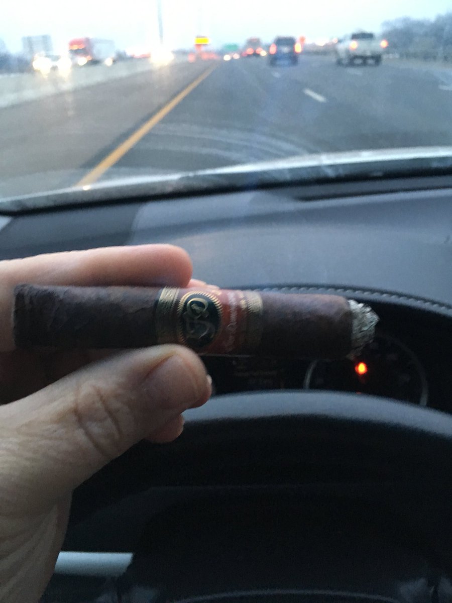 Buddy_Lee97's tweet photo. This Thursday morning drive to work was #delicious with the Maine course being provided by @LFDcigars Air Bender #chiseltip #cigar whew! #TheGoodLife https://t.co/e7X7aKX3Hn