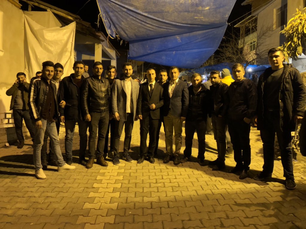 ErbaaAk's tweet photo. Tevazu samimiyet ve gayretle. Bu akşam Engin kardeşimizin düğününe katılım sağladık. Mutlu ömürler diliyoruz https://t.co/LyLQz7cFE5