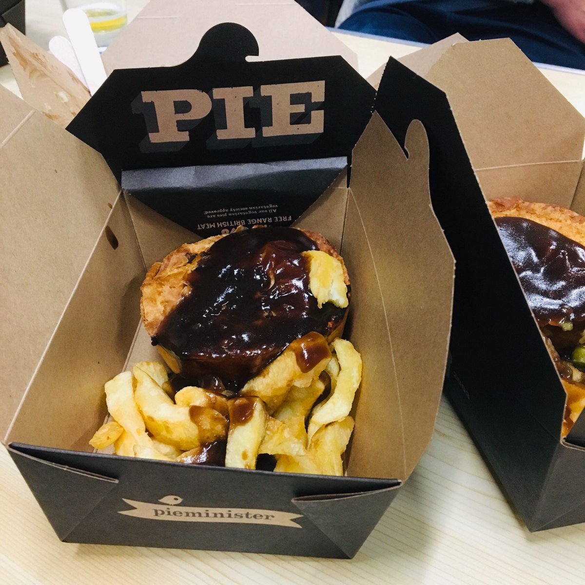 Quiz night <a href="/LittleMeadP/">Little Mead Primary</a> amazing quiz master <a href="/JenCooke4/">Jenna Cooke</a> and amazing <a href="/pieminister/">Pieminister</a> pies!! Come on Quizteam Aguilera!!