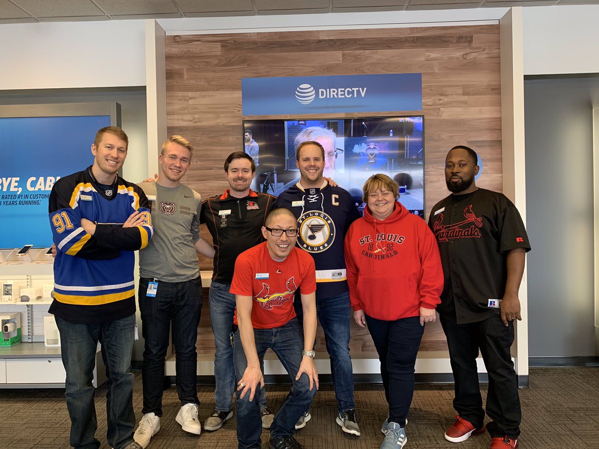 KDedede040516's tweet photo. Employee Appreciation Day!!! Reppin Chesterfield Valley in the #KAMO! #STL We're ready for #KAMOopenseason Let's get it! @alysonwoodard @woolverton_b @JorinLebonick @ncmwilliams @MickFJJr https://t.co/9dEranCelr