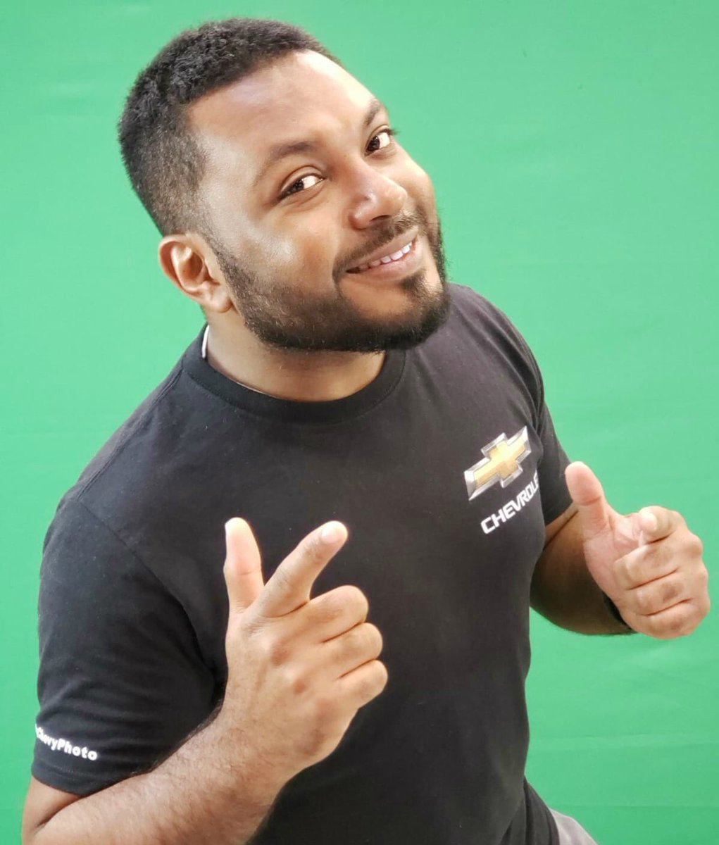 TheeJoeBraxton's tweet photo. Just having a little #GreenScreen fun. 🤪 @CleAutoShow #CLEAutoShow #CLE19 #BrandAmbassador #Cleveland https://t.co/gmOrcSmcMF