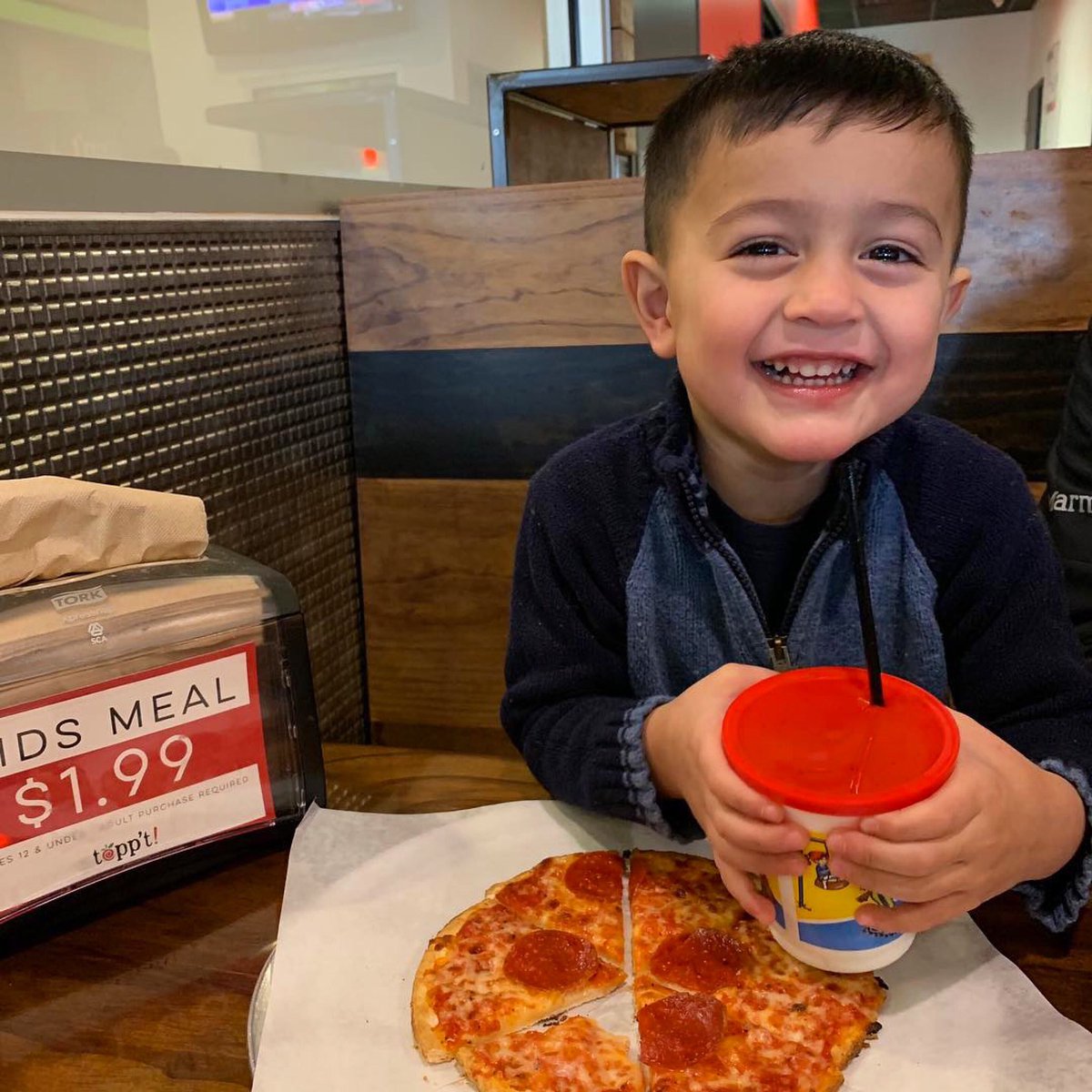 Start the weekend off right at topp’t. Kids meals are $1.99 with full size purchase of pizza, salad or wrap. 
🍕🥗🌯
📸 Jimmy Lehman 
#topptpizza