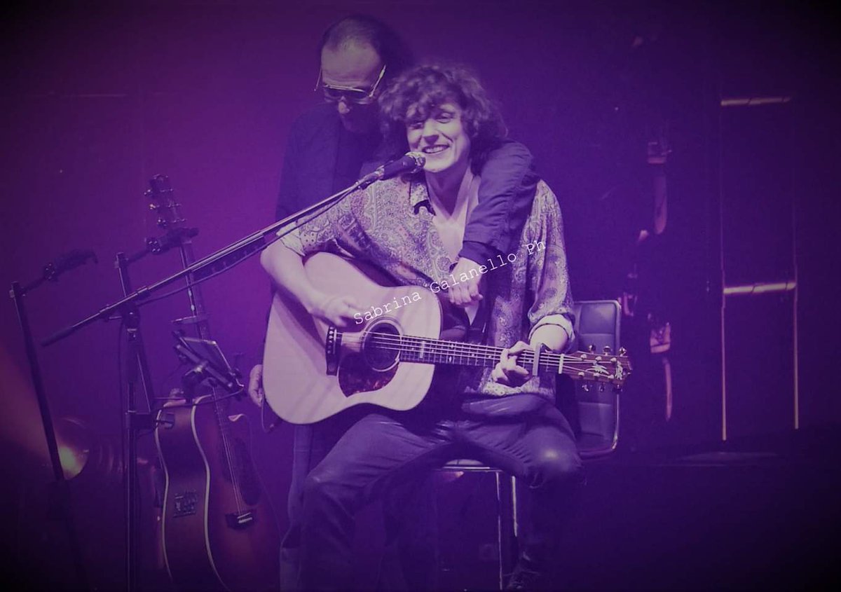 VietatoMorirePh's tweet photo. 💛 @MetaErmal @famedalupi @mescalmusica 💛#Phme https://t.co/2HT0FILXsK