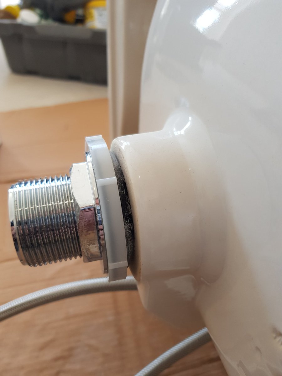 Anyone who does bathrooms these little universal basin seals are a fantastic bit of kit👌