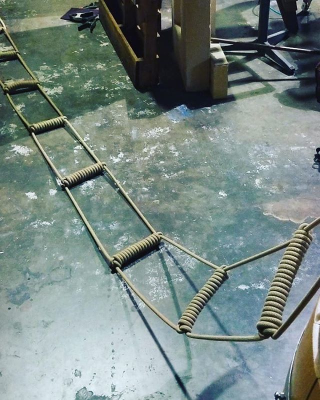 metalnat's tweet photo. See,  not all rope things are kink related.  Sometimes you just want an easily stored ladder for that tree house you haven't made yet. :) #functionalRope #knottyFun https://t.co/U6aqkqXdXi https://t.co/28KNS4lwOw