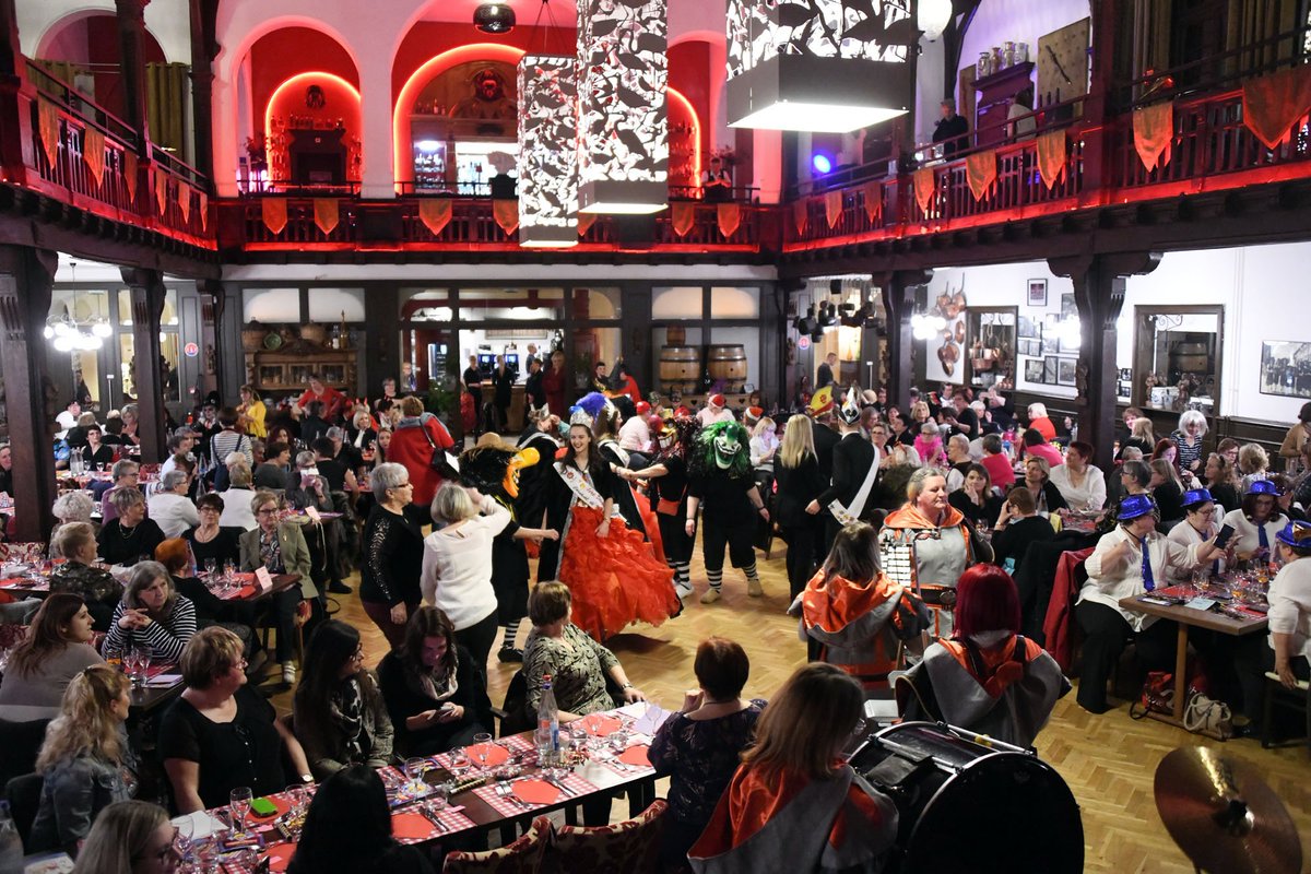 Ville De Mulhouse Twitterissa Le Bibala Fritig La Traditionnelle Soiree Reservee Aux Dames A Lieu A L Auberge Du Zoo En Preambule Au Carnaval De Mulhouse Roxane Dj Animations Danses Latine Gugga