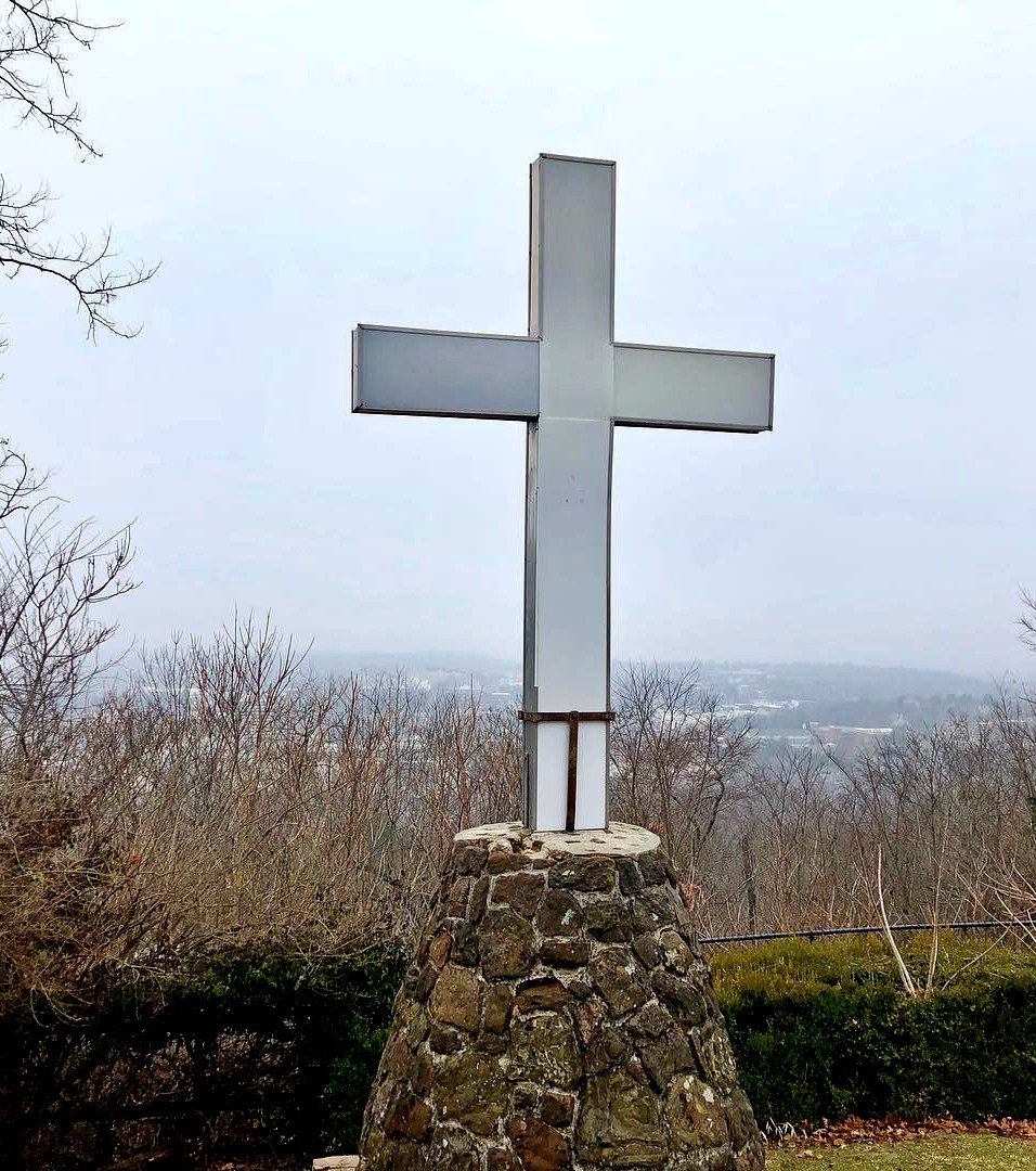 Jasonbewithher's tweet photo. Mount Sequoyah  ✝️ Fayetteville, Arkansas https://t.co/lyasaRCpJn
