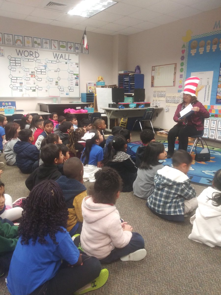 MrsAtkins10's tweet photo. Special guest reading Dr. Suess #kinderlife #Aliefisd https://t.co/q7J3bEbOdD