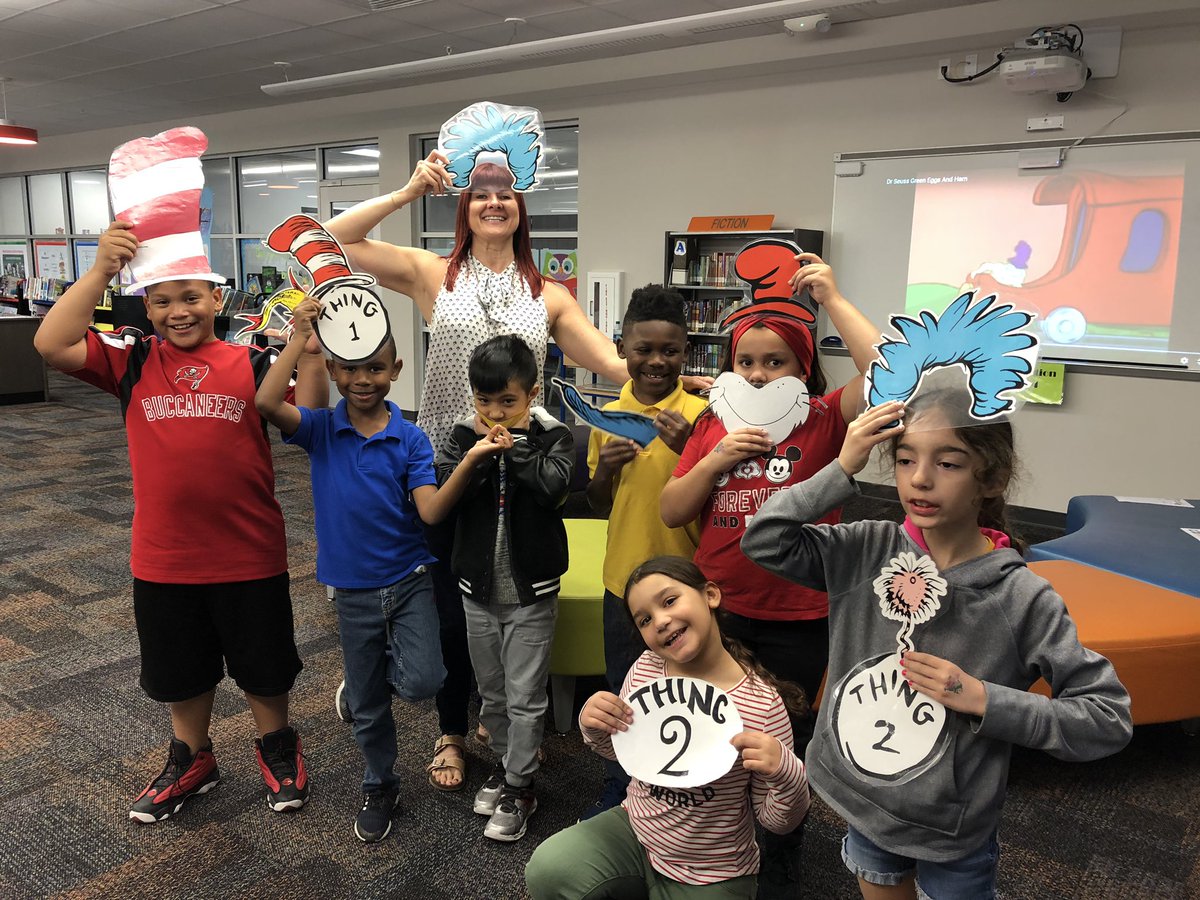 LibraryTera's tweet image. Dr. Seuss fun in the library with 2nd grade for Read Across America day! 📚❤️