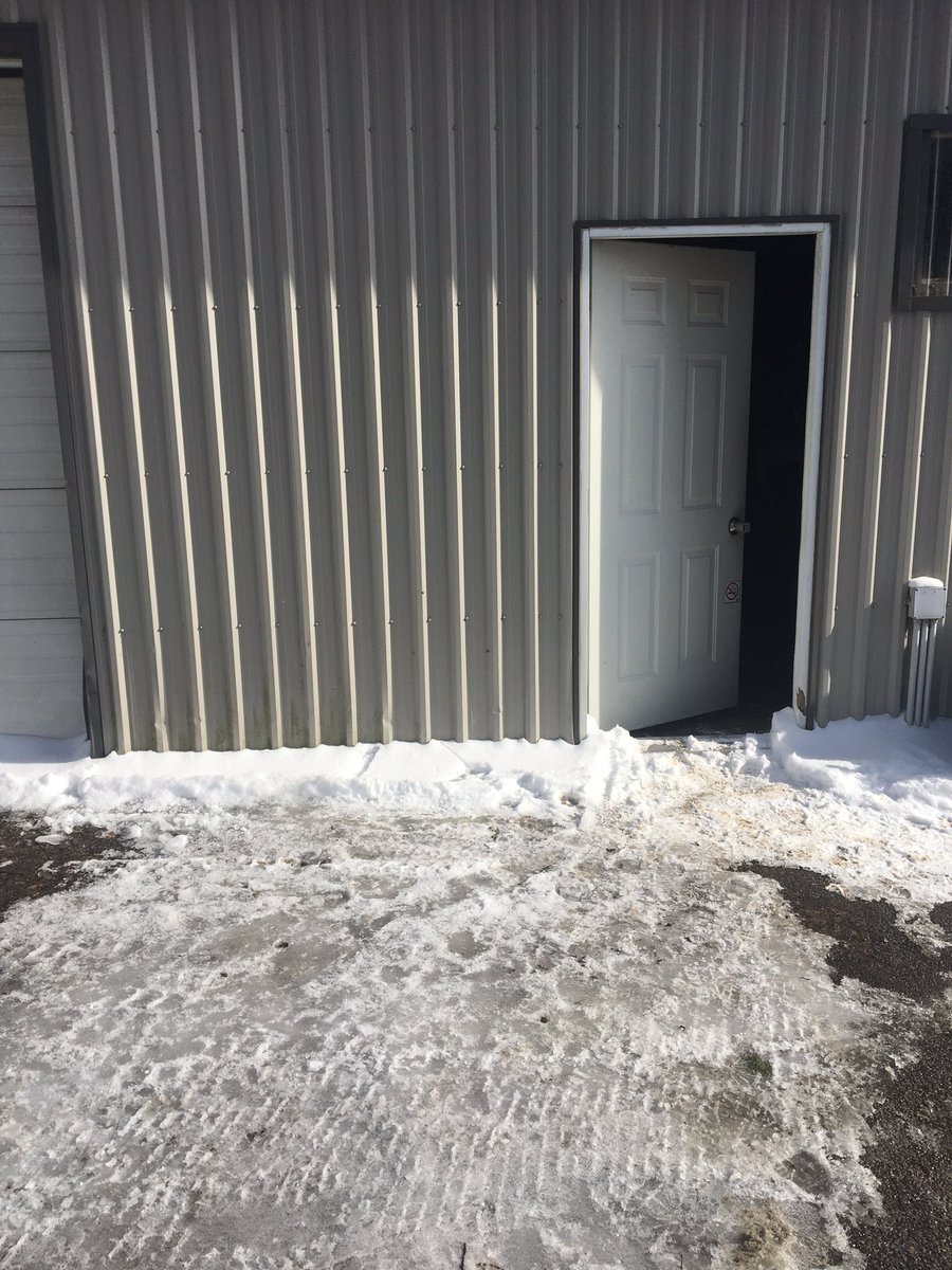 Last time locking these shop door after 25 years <a href="/MitchellGCC/">Mitchell Golf & Country Club</a> it’s been great!#excitedforthefuture#changeisgood